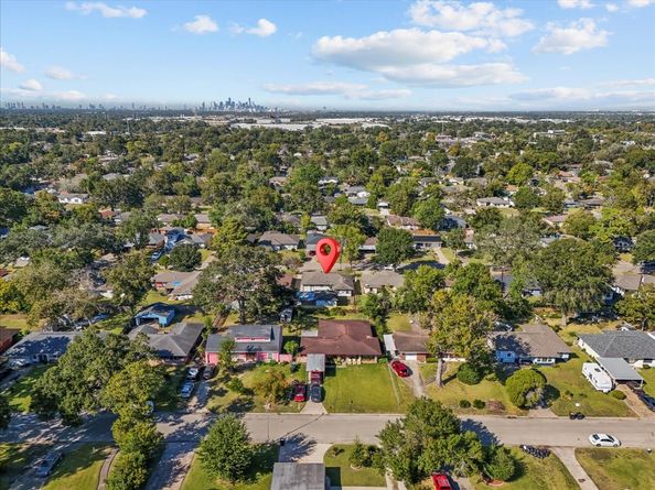 6410 Heron Drive, Houston TX 77087