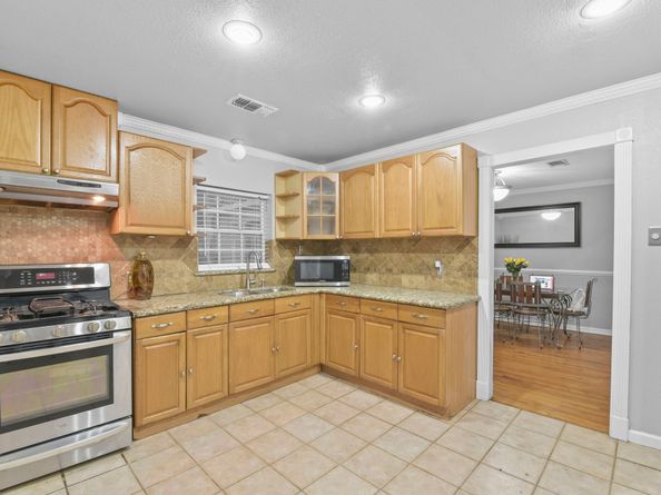 605 Kelley Street, Houston TX 77009