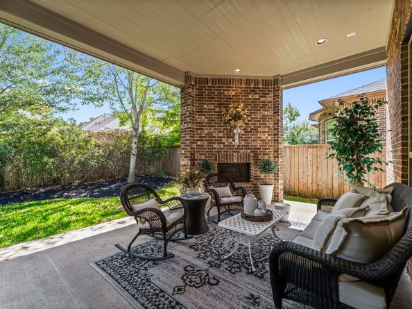 72 Twin Ponds Place, Tomball TX 77375