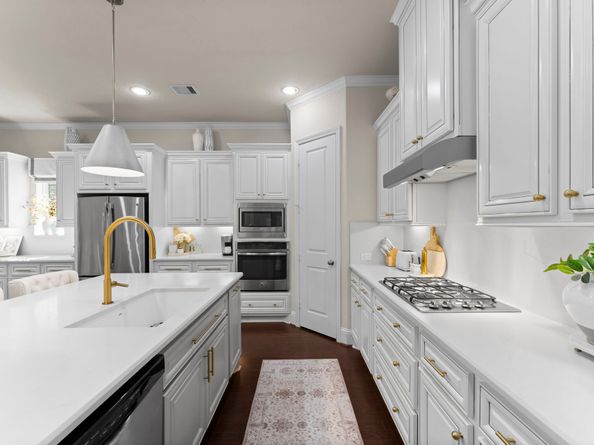 72 Twin Ponds Place, Tomball TX 77375