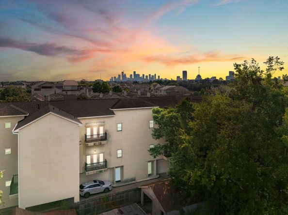 5841 Darling Street C, Houston TX 77007