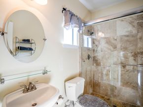 5841 Darling Street C, Houston TX 77007