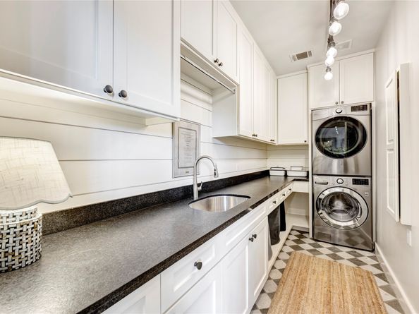 922 Prince Street, Houston TX 77008