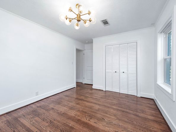 6319 Woodbrook Lane, Houston TX 77008