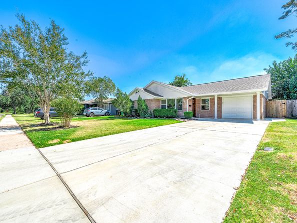 6319 Woodbrook Lane, Houston TX 77008