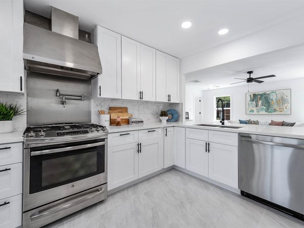 6319 Woodbrook Lane, Houston TX 77008