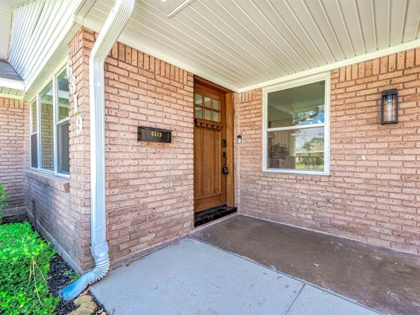 6319 Woodbrook Lane, Houston TX 77008