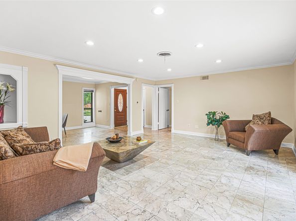 2823 Rockarbor Drive, Houston TX 77063