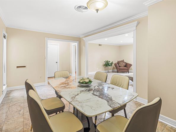 2823 Rockarbor Drive, Houston TX 77063