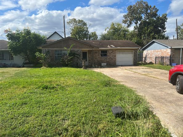 7226 England Street, Houston TX 77021