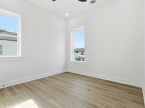 8918 Sunshine Laverne Lane, Houston TX 77080