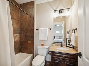 934 W 22nd Street B, Houston TX 77008