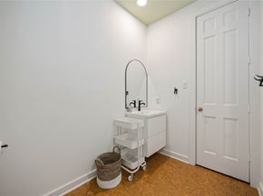 1425 Nantucket Drive B, Houston TX 77057