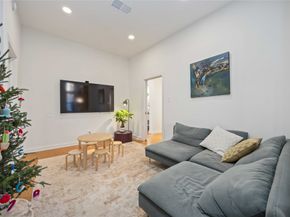 1425 Nantucket Drive B, Houston TX 77057