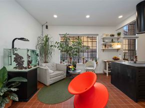 1425 Nantucket Drive B, Houston TX 77057