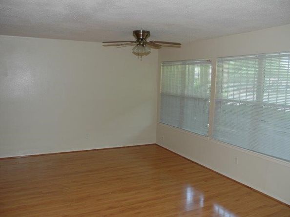 10325 Huntington Place Drive 325, Houston TX 77099