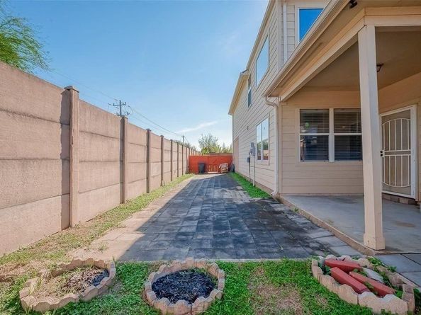 6302 Wellness Landing Ln, Houston TX 77072