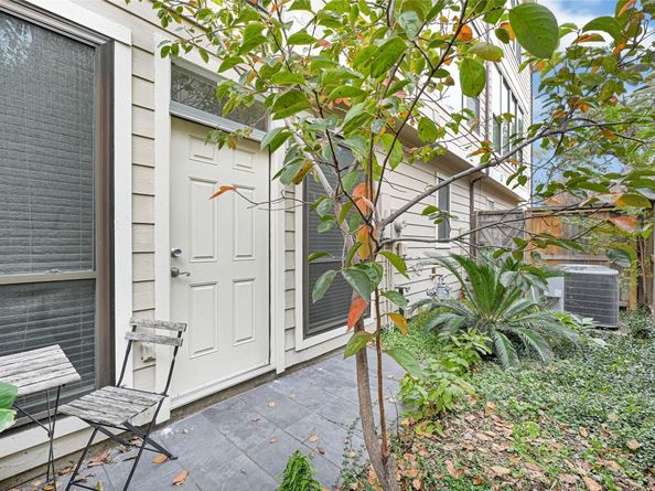 2414 Calumet Street B, Houston TX 77004