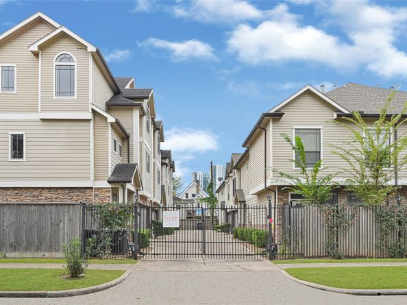 2414 Calumet Street B, Houston TX 77004