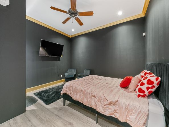 12832 Willow Centre Drive, Houston TX 77066