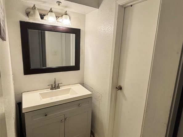 8918 Bissonnet Street 207, Houston TX 77074