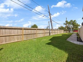 2806 Mills Street, Houston TX 77026