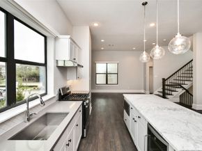 1258 N Post Oak Road B, Houston TX 77055