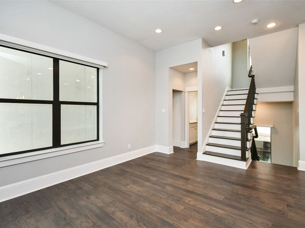 1258 N Post Oak Road B, Houston TX 77055