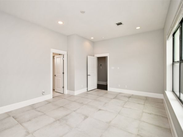 1258 N Post Oak Road B, Houston TX 77055