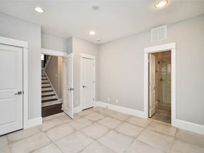 1258 N Post Oak Road B, Houston TX 77055