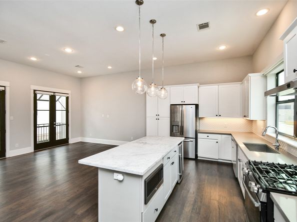 1258 N Post Oak Road B, Houston TX 77055