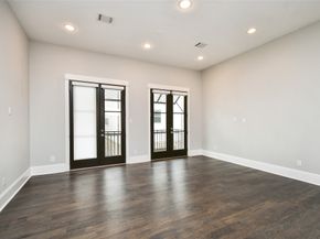 1258 N Post Oak Road B, Houston TX 77055