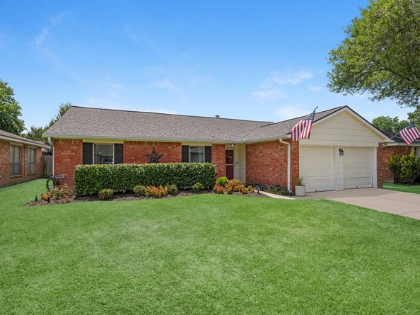 2355 Farriers Bend Drive, Friendswood TX 77546