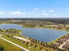10230 E Summit Canyon Drive, Houston TX 77095