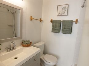 2101 Fountain View Drive 35, Houston TX 77057