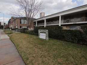 2101 Fountain View Drive 35, Houston TX 77057