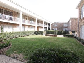 2101 Fountain View Drive 35, Houston TX 77057