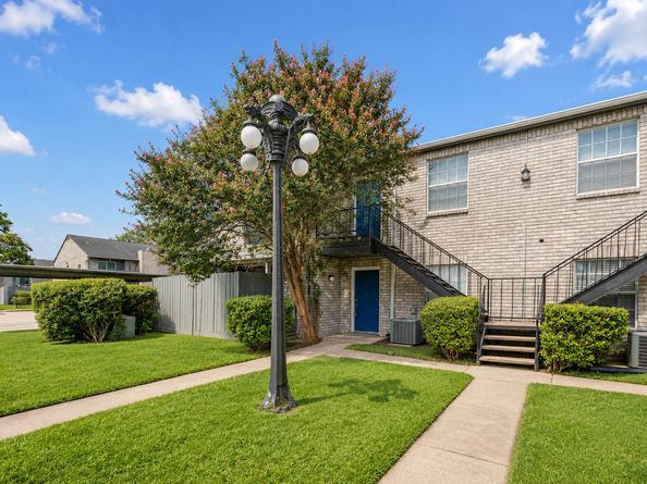 9700 Leawood Boulevard 201, Houston TX 77099