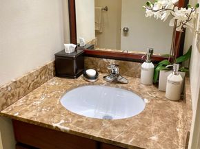 9E Cove Lane, North Bergen NJ 07047
