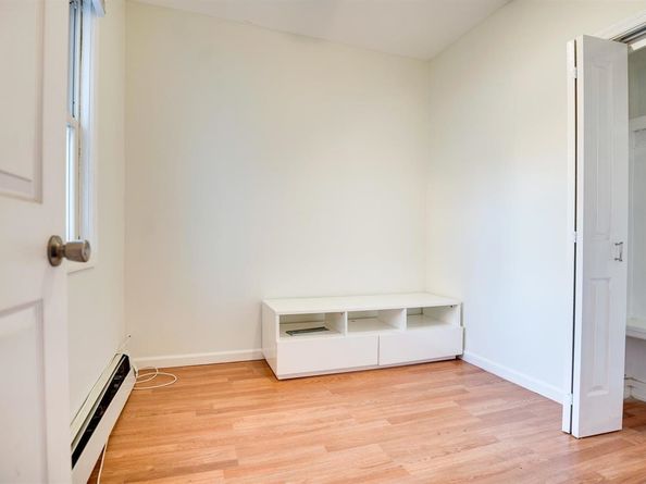 13 Meadow St, Bayonne NJ 07002