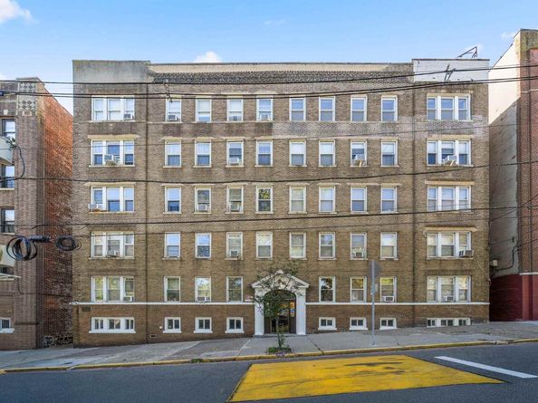325 79th St 56, North Bergen NJ 07047