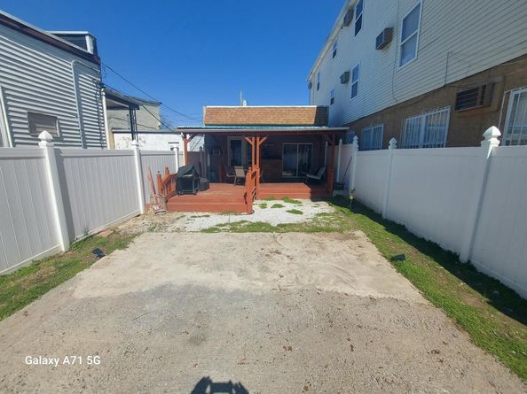1405 44th St, North Bergen NJ 07047