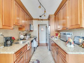 300 Winston Dr C0214, Cliffside Park NJ 07010