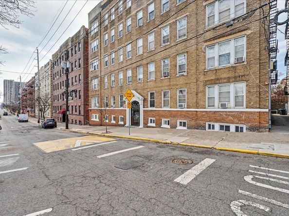 325 79th St 13, North Bergen NJ 07047