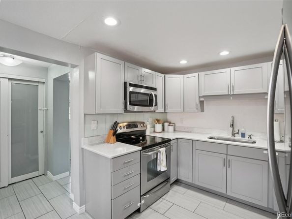 5530 Holland Drive, Arvada CO 80002