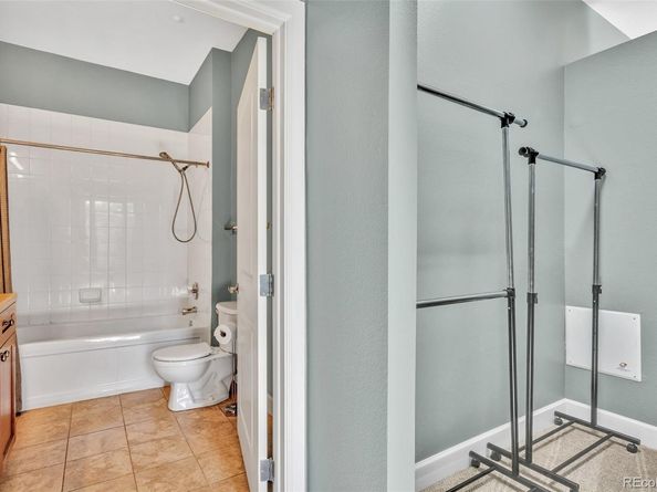 5677 S Park Place B206, Englewood CO 80111