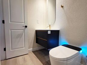 Undisclosed Address #2463370, Denver CO 80204