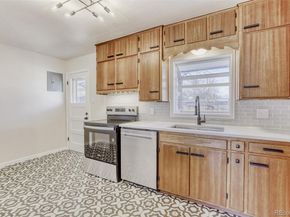 1117 Collyer Street, Longmont CO 80501