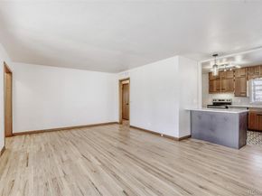 1117 Collyer Street, Longmont CO 80501