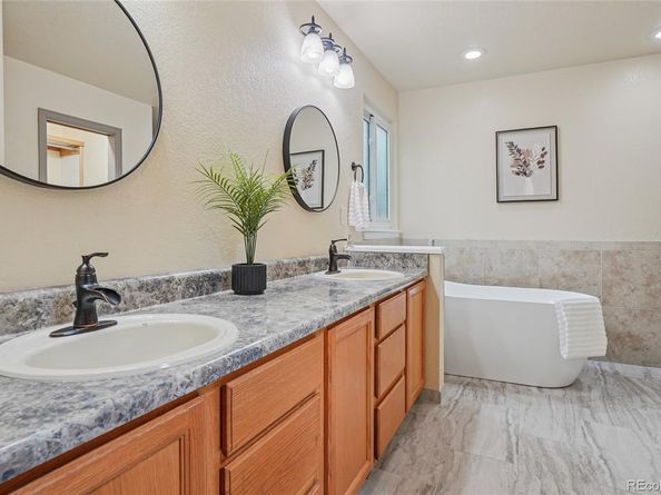 Undisclosed Address #5068321, Broomfield CO 80020